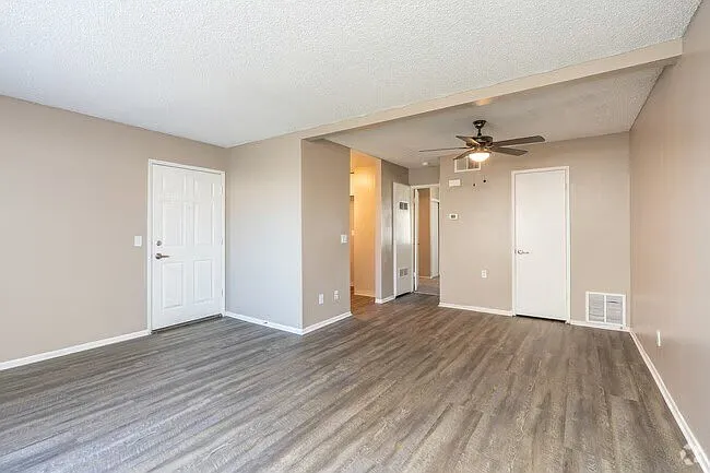 Magnolia Apartments — Photo 12