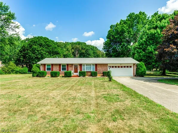 5335 Huckleberry St NW, North Canton, OH 44720