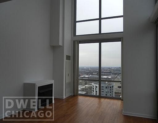 3rd image of 1160 S Michigan Ave #P-730