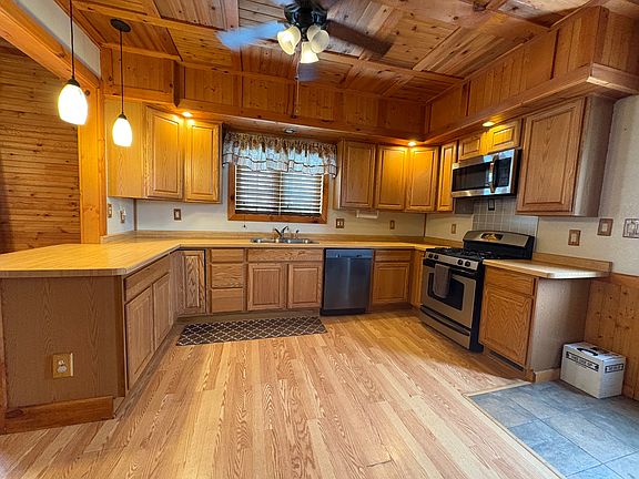 5th image of 841 Hollister Ave