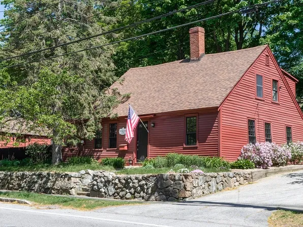 57 High St, Ipswich, MA 01938