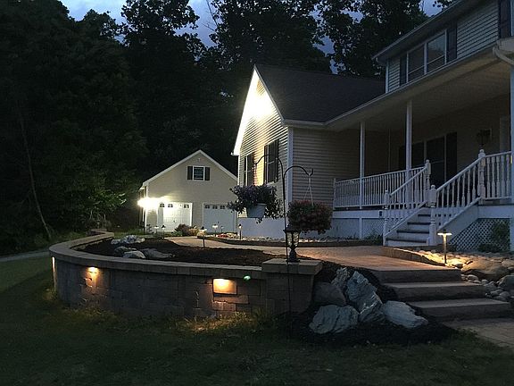5th image of 16 Forest Meadow Dr
