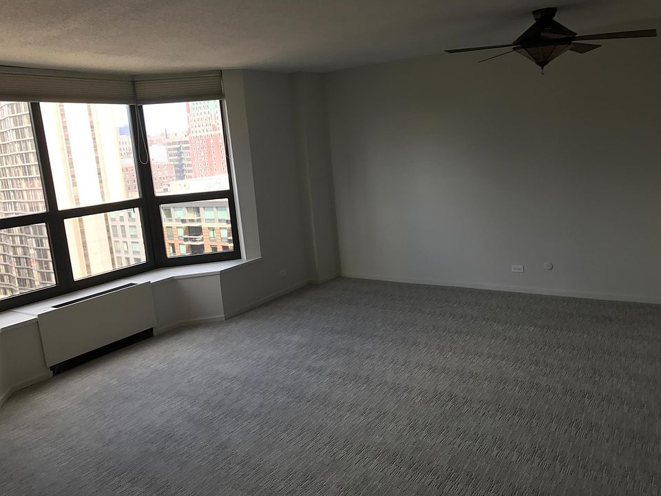1st image of 899 S Plymouth Ct APT 1402