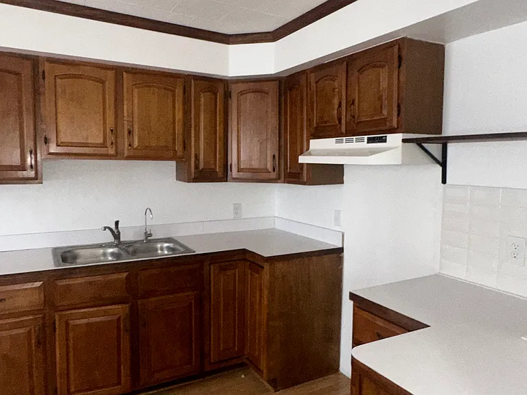 27557 Eureka Rd — Photo 4