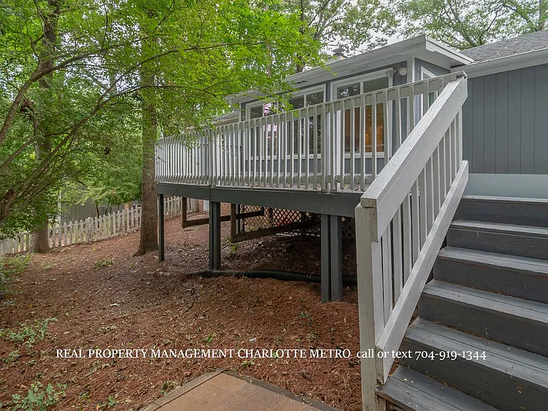 1059 Woodlake Ln — Photo 45