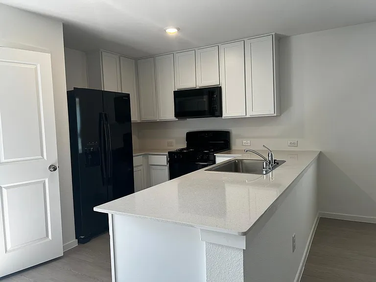 3021 Tokara St — Photo 4
