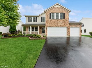 412 Clearview Ln, Lake Villa, IL 60046