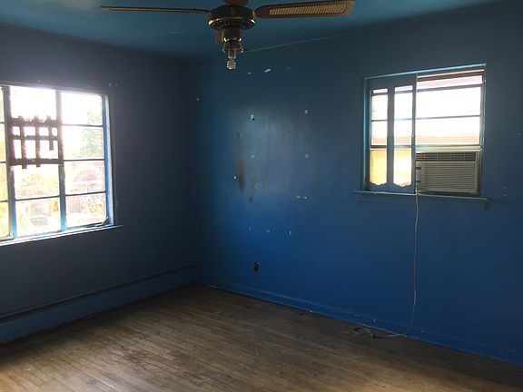 5th image of 2452 Wilson Ave