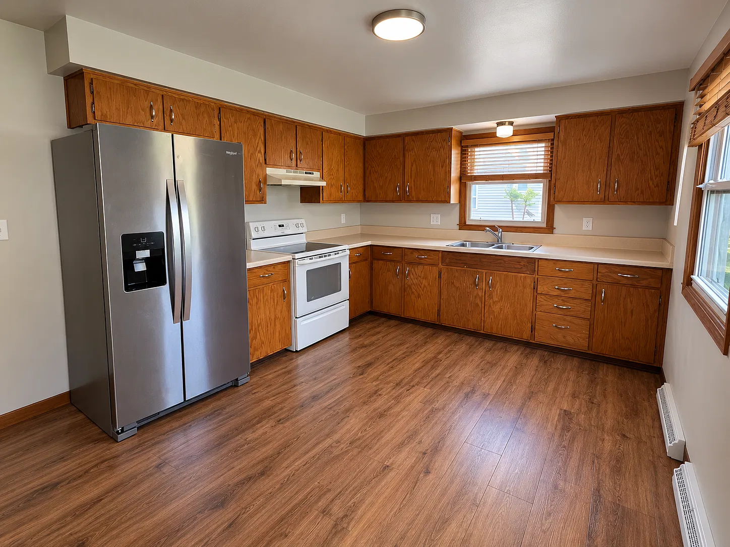 3 bed, 1.5 bath, 1500 sqft, $1,500 — Photo 3