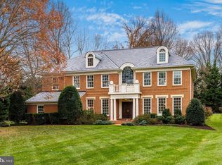 9915 Deerfield Pond Dr, Great Falls, VA 22066