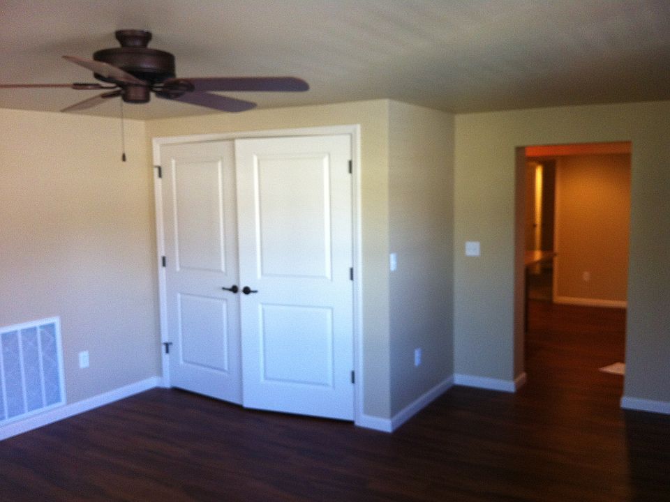 2nd image of 1626 W H St