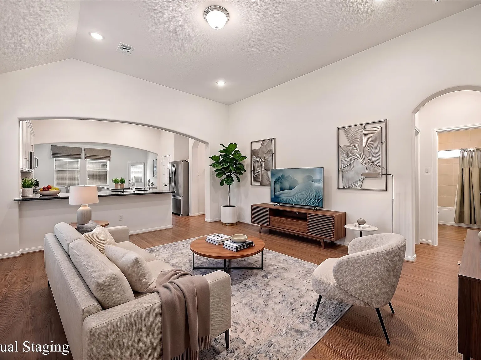 3 bed, 2.0 bath, 1687 sqft, $2,300 — Photo 4
