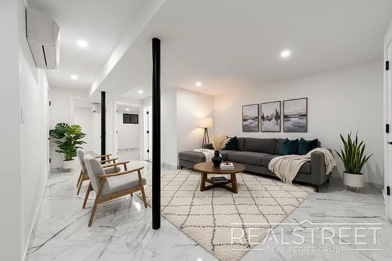 1274 Jefferson Ave #1 — Photo 11
