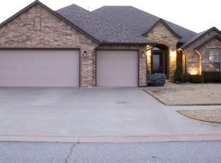 2101 Pine Creek Ave, Yukon, OK 73099