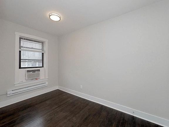 2nd image of 926 W Newport Ave #102