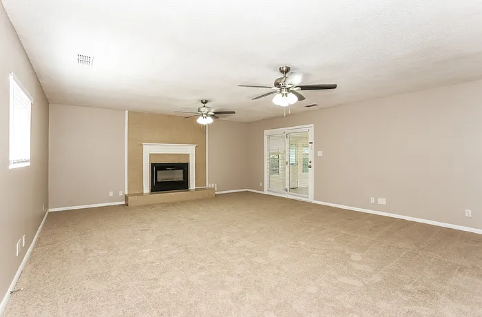 3134 Dalehurst Dr W — Photo 4