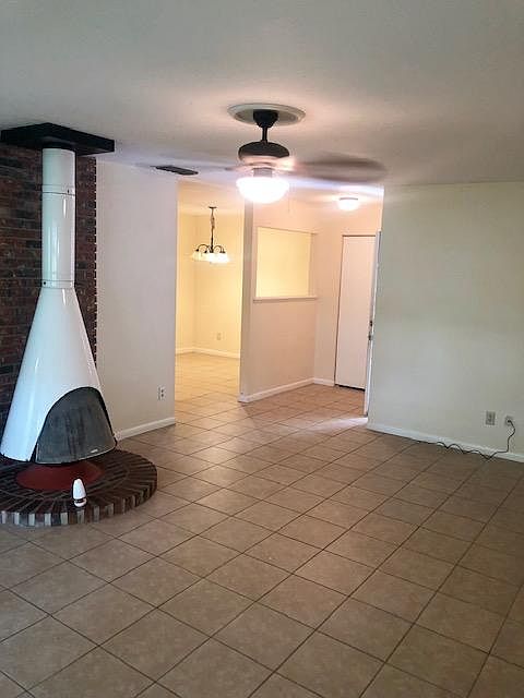 1st image of 3997 SE 17th Ct APT B