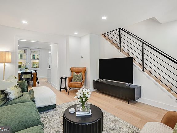 3rd image of 1237 Hull St #1