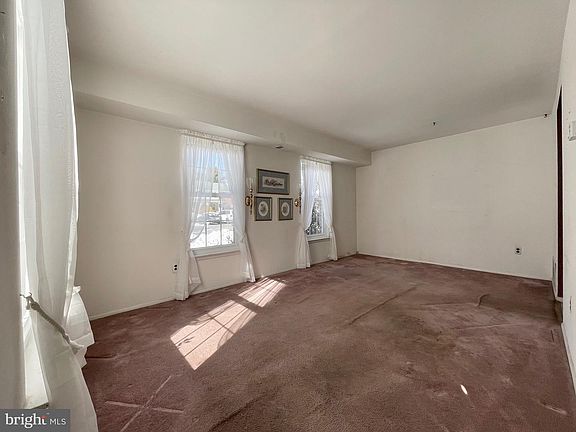 4th image of 2208 Mulberry Ct