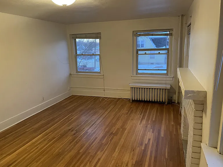 200 East Laurel Street - 10 — Photo 5