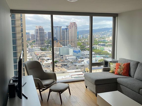 Living Room and Mauka View