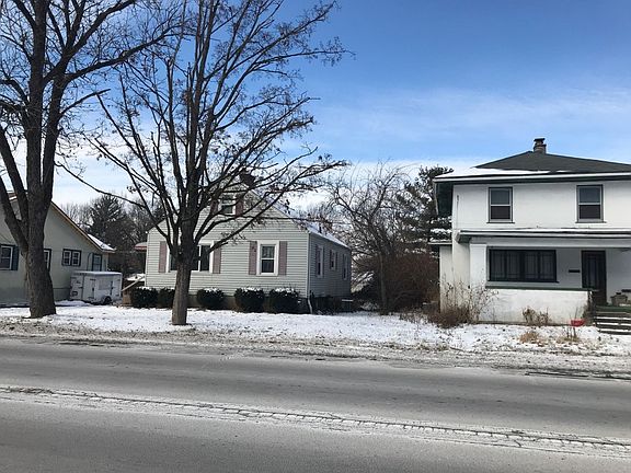 3rd image of 1087 Harrisburg Pike