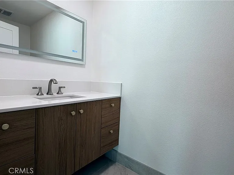 423 S Citrus Ave — Photo 14