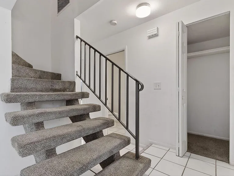 3502 Gardens East Dr #B — Photo 27