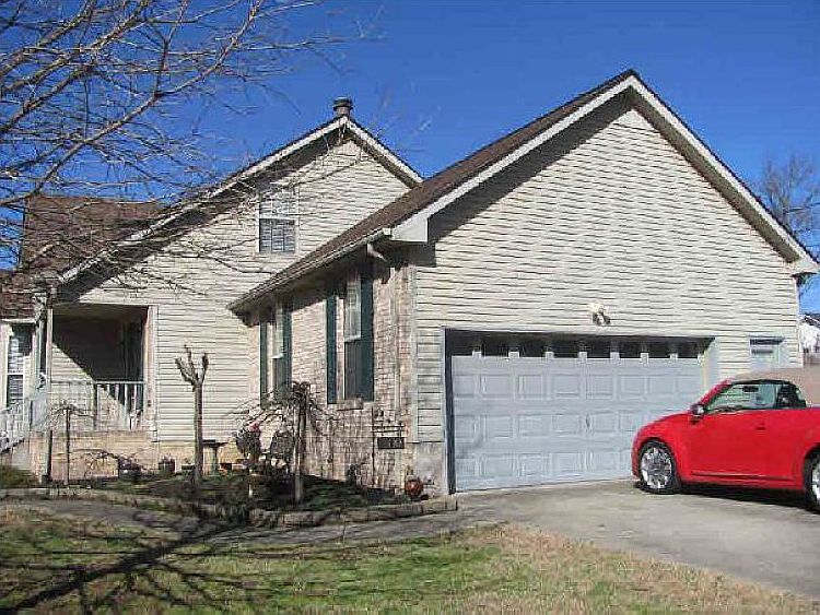 2nd image of 600 Ellis Ct
