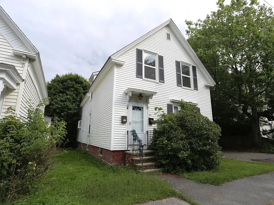 Well maintained 2 Family dwelling on quiet residential street in Westbrook. On busline, walking distance to downtown. 15 minutes to Portland. Apartment includes heat and has been remodeled and freshly painted, Ample parking.
