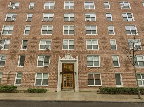 190 72nd St APT 119, Brooklyn, NY 11209
