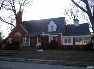 1147 Buckingham Rd, Fort Lee, NJ 07024