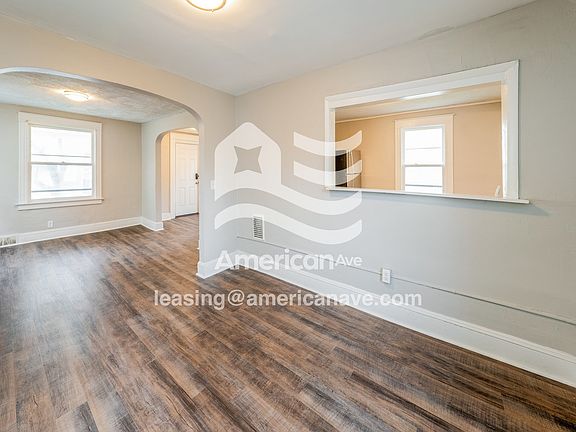 1556512_005_dining_room_13703667.jpg