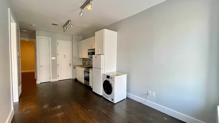 Rented by Strivers Management Group Corp (Brokerage) | media 18