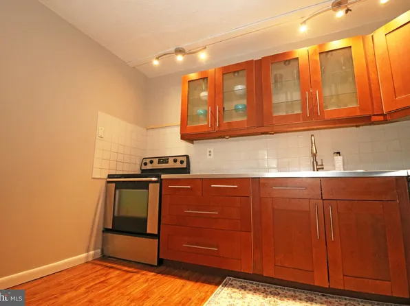 400 Glendale Rd #D-50, Havertown, PA 19083