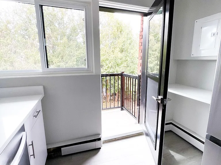 43 Montrose Ave #70 — Photo 6