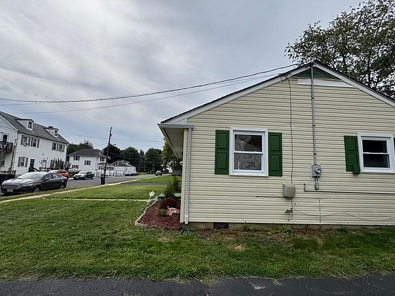 4th image of 12 Francis St