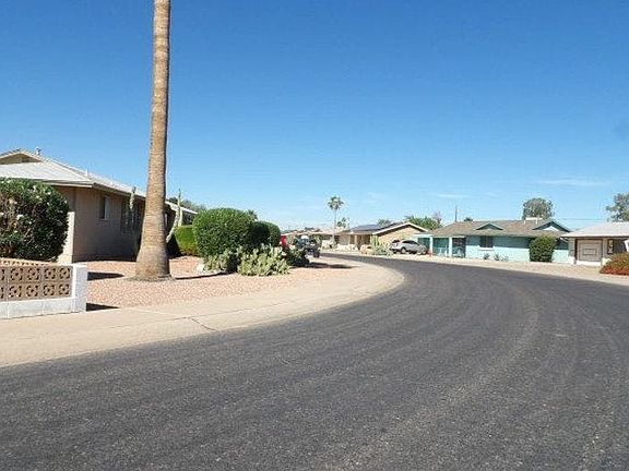 5th image of 10819 W Canterbury Dr