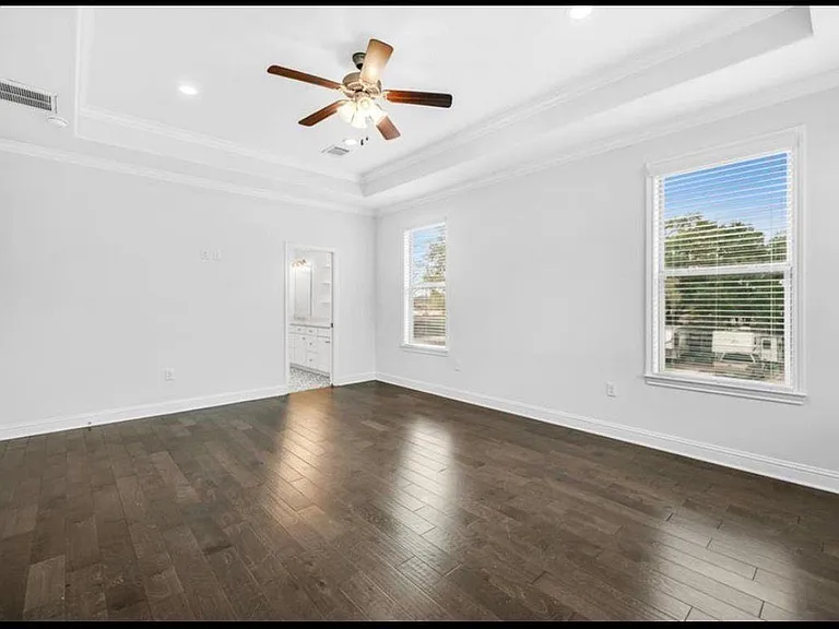 7711 Shannon Dr — Photo 10