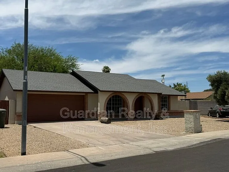 20826 N 16th Dr — Photo 2