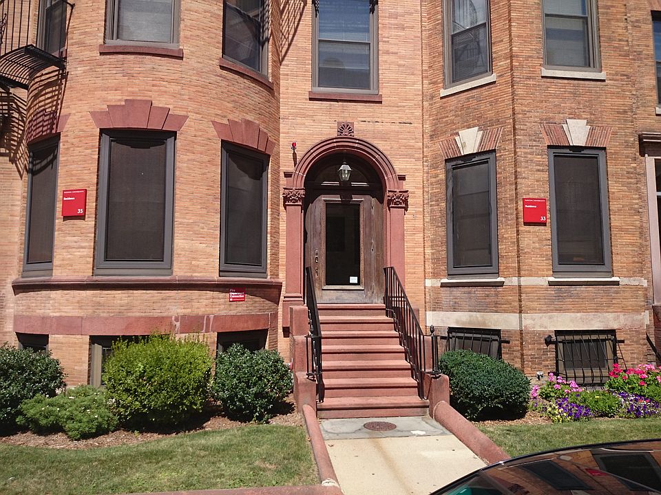 2nd image of 33 Buswell St