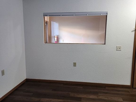 3rd image of 1500 E 6th St #6
