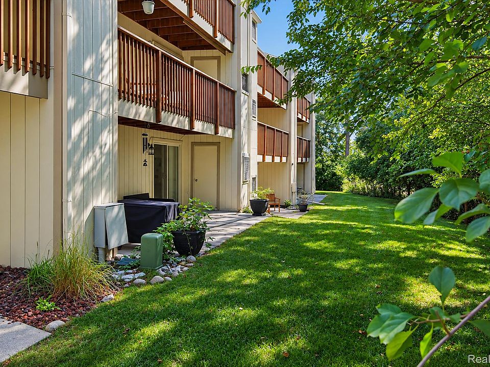 1695 Riverside Dr Apt 7, photo 27