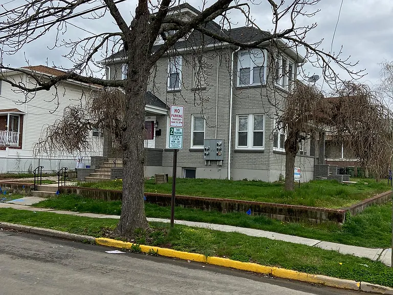 200 Maple Ave #2 — Photo 12