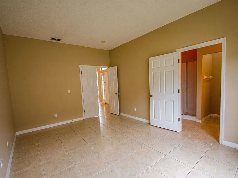 421 Lockbreeze Dr — Photo 19