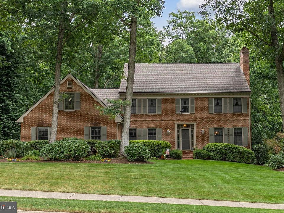 1st image of 2460 Hickory Hill Dr