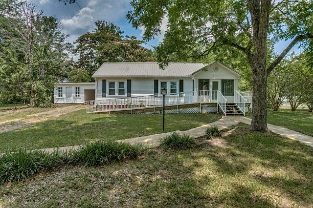 1st image of 3224 Shannon Dr