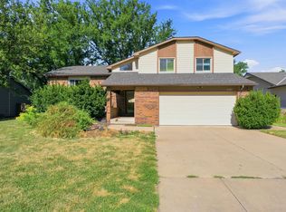 2107 N Murray Cir, Wichita, KS 67212