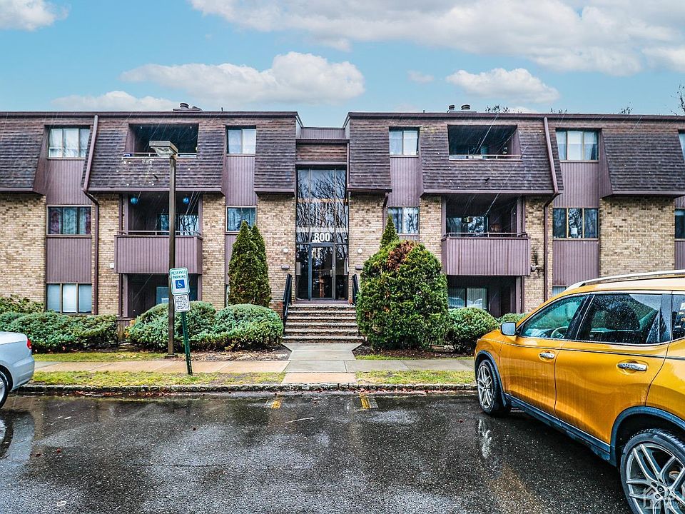 1st image of 823 Woodmill Dr
