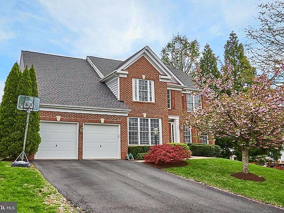 2nd image of 9362 Worthington Dr